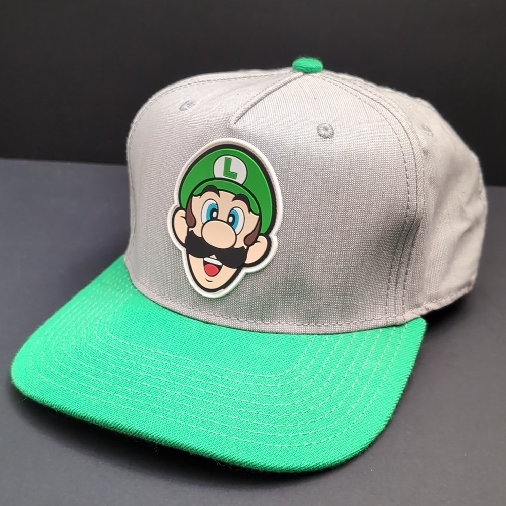 Nintendo Super Mario Luigi Gray/Green Snapback Hat.